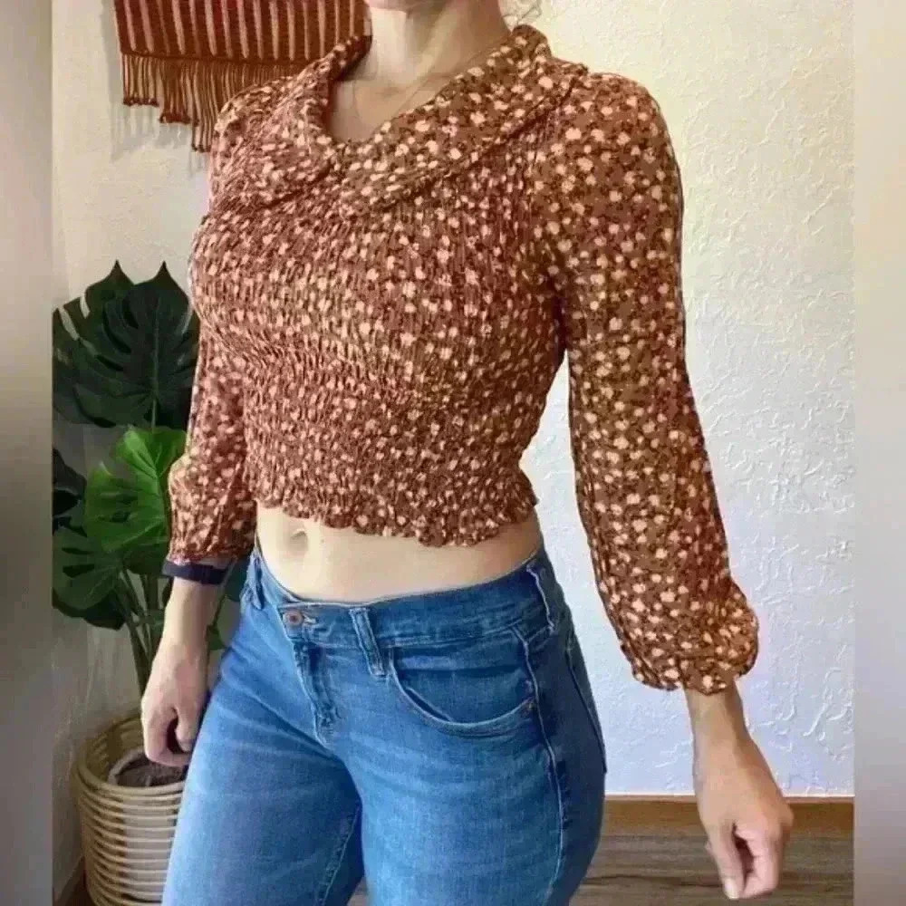 Front and Back Collared Floral Stretchy Smocked Crop Top by Rabbit Rose Sz Small